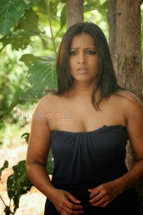 Meghna Naidu Spicy Photos 01