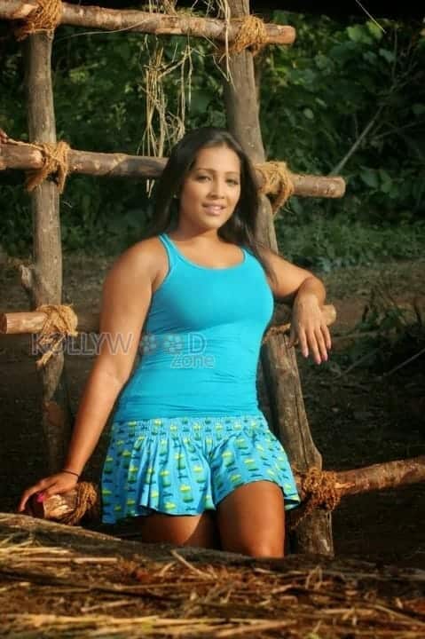 Meghna Naidu Spicy Photos 05