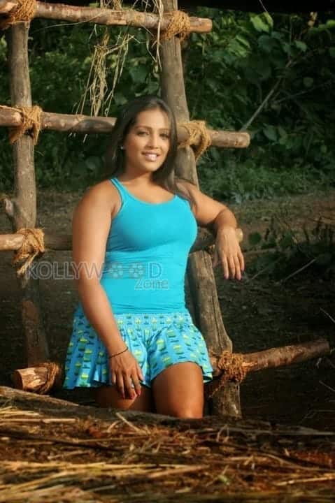 Meghna Naidu Spicy Photos 07