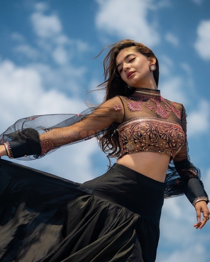 Mesmerising Anushka Sen in a Sheer Black Net Blouse with Billowy Sleeves and Chanderi Skirt at Cannes Film Festival 2025 Pictures 04