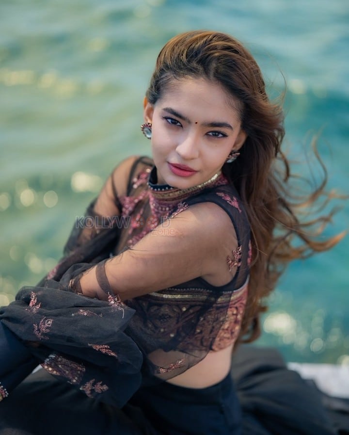 Mesmerising Anushka Sen in a Sheer Black Net Blouse with Billowy Sleeves and Chanderi Skirt at Cannes Film Festival 2025 Pictures 07