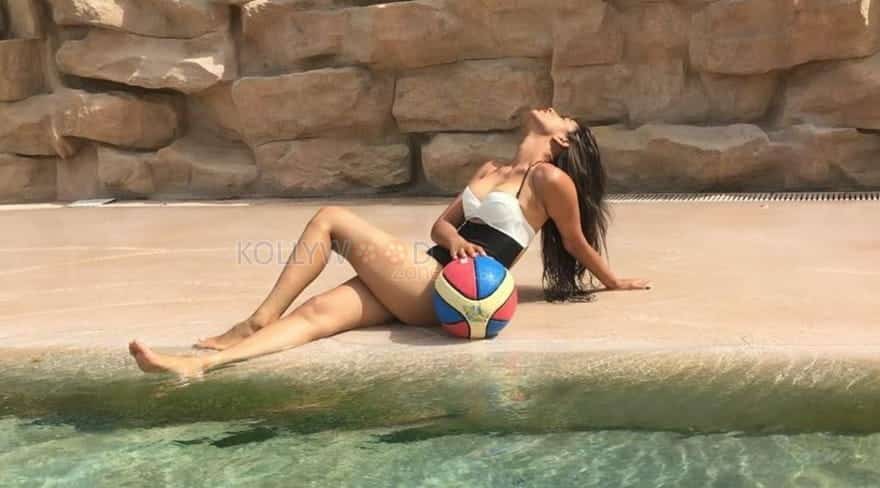 Model Nia Sharma Hot Photos 01