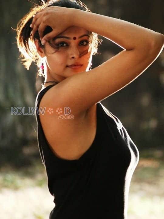Netru Indru Movie Heroine Arundhati Sexy Stills 08