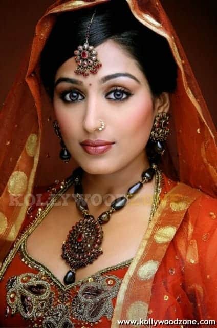 Padma Priya Hot Pics 10