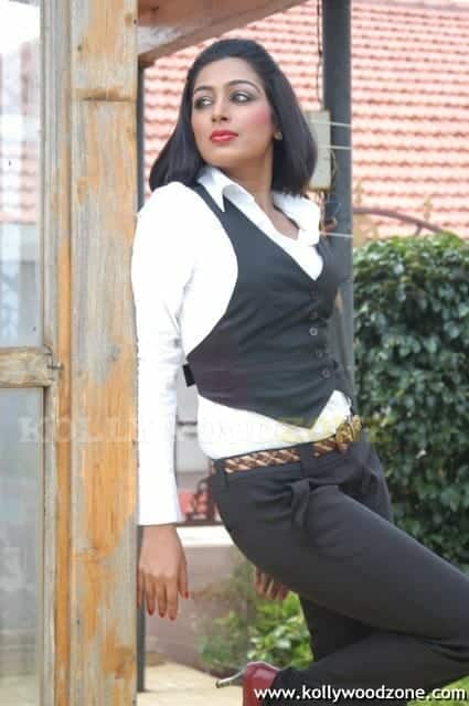 Padma Priya In Gokulam Movie Photos 16