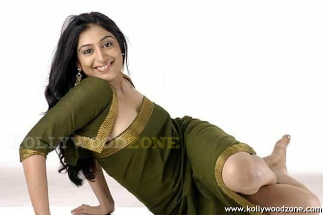 Padma Priya Pics 02