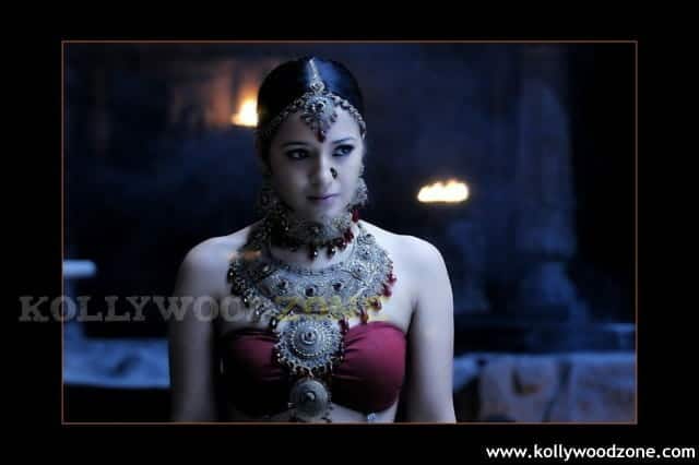Reema Sen In Aayirathil Oruvan Stills 11