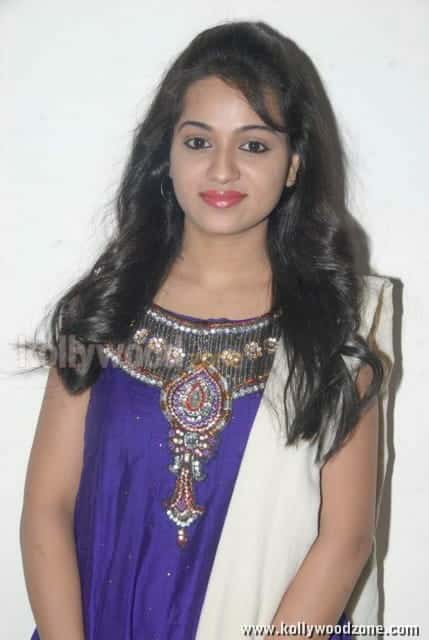 Reshma Stills 09