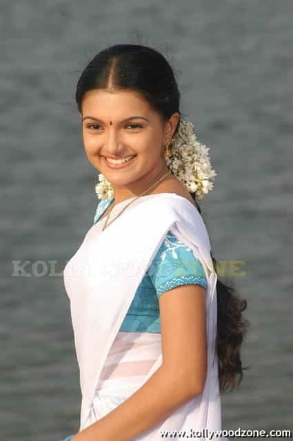 Saranya Mohan Photos 10
