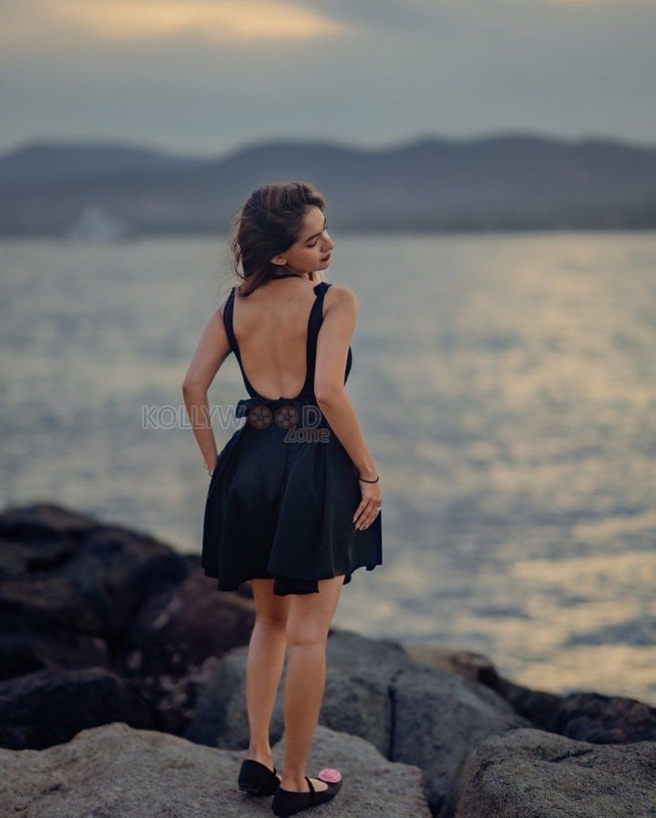 Sexy Anushka Sen in a Black Sleeveless A Line Mini Dress Photos 01