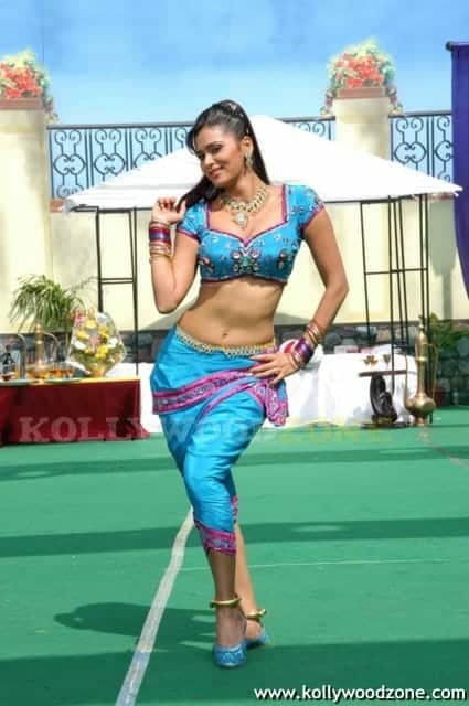 Sexy Meenakshi Dixit Hot Pics 02