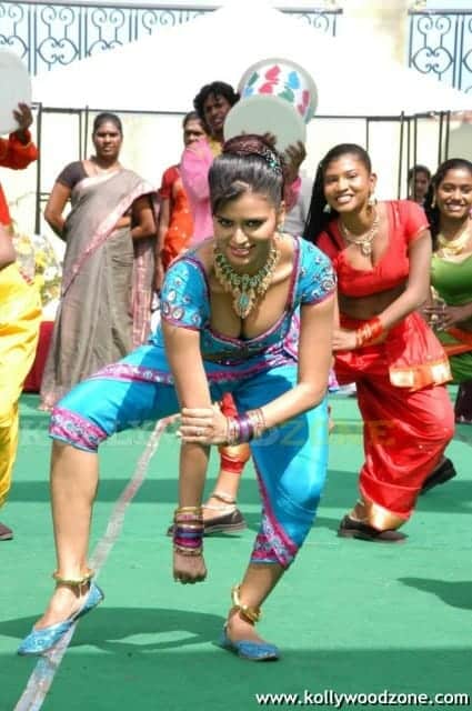 Sexy Meenakshi Dixit Hot Pics 22