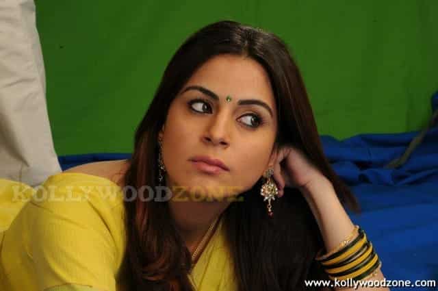 Sexy Shraddha Arya Stills 03