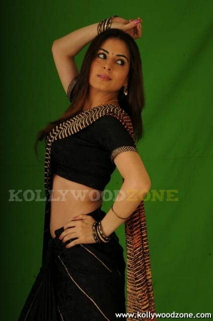 Sexy Shraddha Arya Stills 13