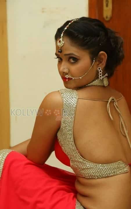 Shriya Vyas Spicy Hot Photos 38