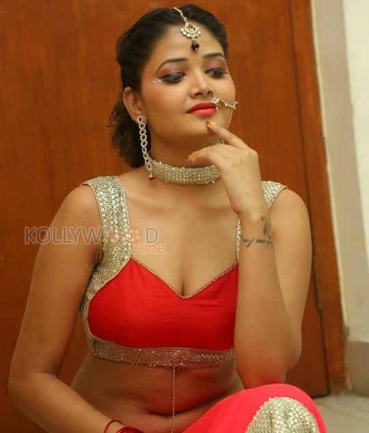 Shriya Vyas Spicy Hot Photos 46