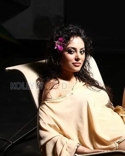 South Indian Actress Meenakshi Photos 12