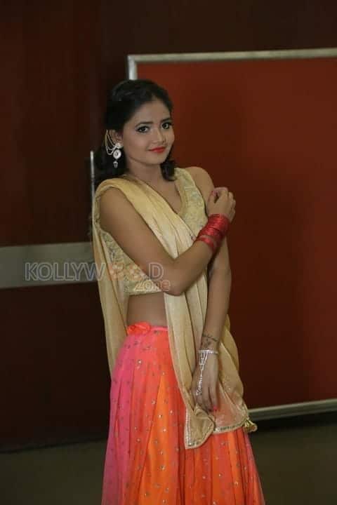 Telugu Actress Shreya Vyas New Pictures 12