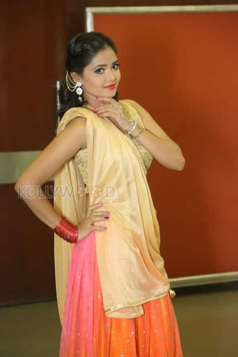 Telugu Actress Shreya Vyas New Pictures 14