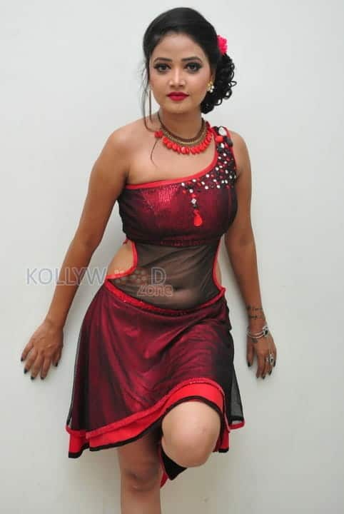 Telugu Actress Shreya Vyas New Stills 08