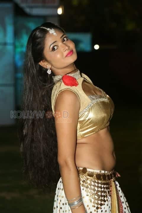 Telugu Actress Shreya Vyas Pictures 14