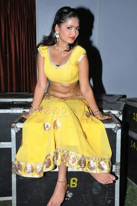 Telugu Glamour Actress Shreya Vyas Sexy Photos 16