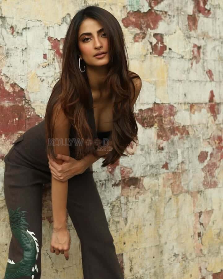 The Virgin Tree Actress Palak Tiwari Sexy Glam Pictures 06