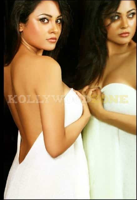 meenakshi sexy stills 05