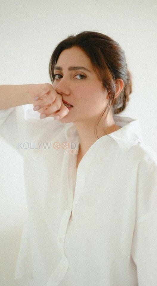 Gorgeous Mahira Khan in White Photoshoot Pictures 01