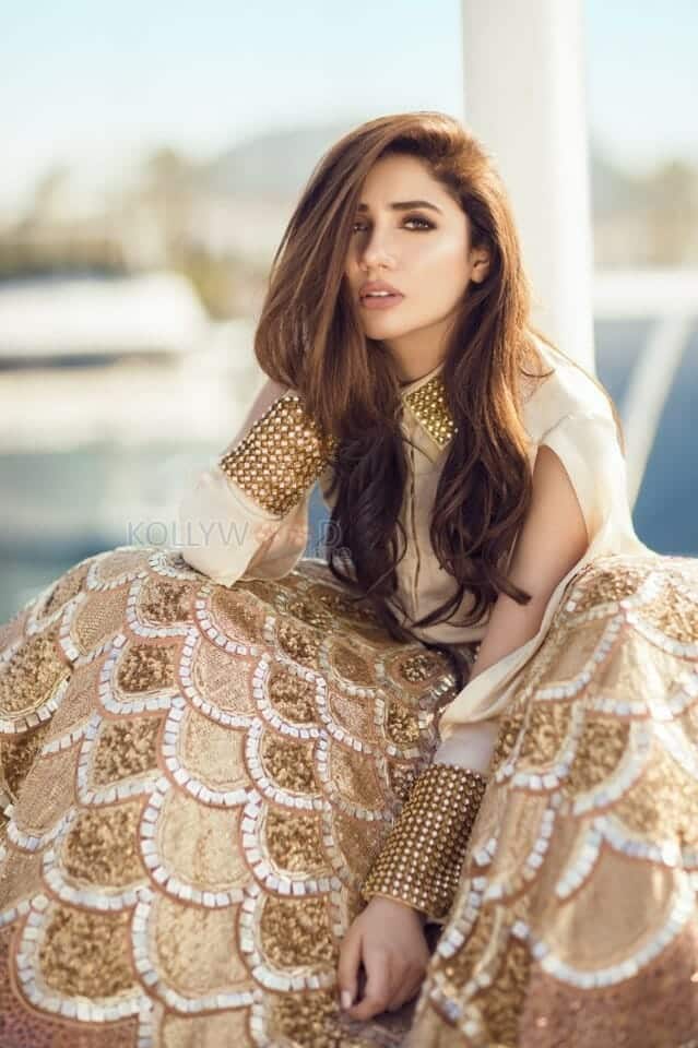 Mahira Khan Beautiful Photo 01