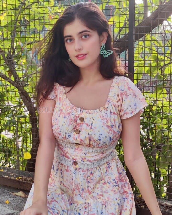 Crushed Movie Actress Urvi Singh Photos 03