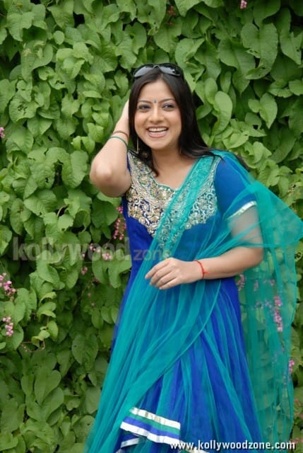 Telugu Actress Keerthi Chawla Pictures 14