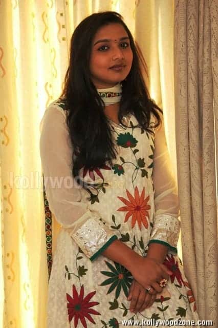 Thullivilaiyadu Heroine Deepthi Photos 11