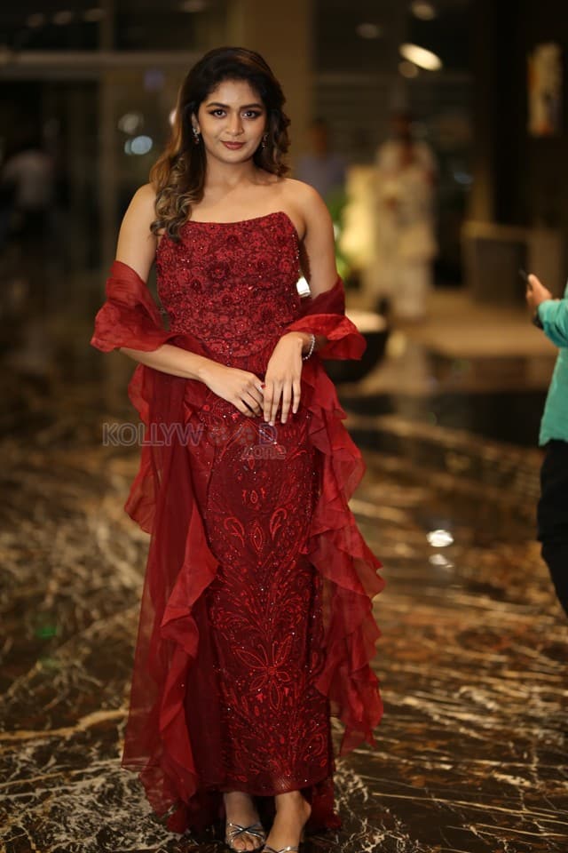 Actress Aditi Shankar at Bhairavam Movie Pre Release Event Pictures 06