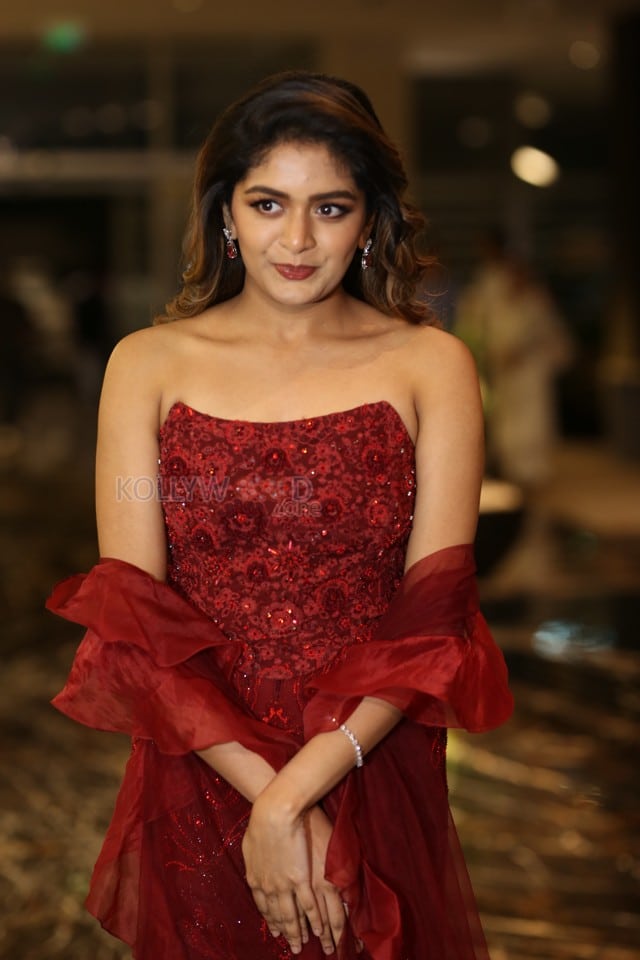 Actress Aditi Shankar at Bhairavam Movie Pre Release Event Pictures 12