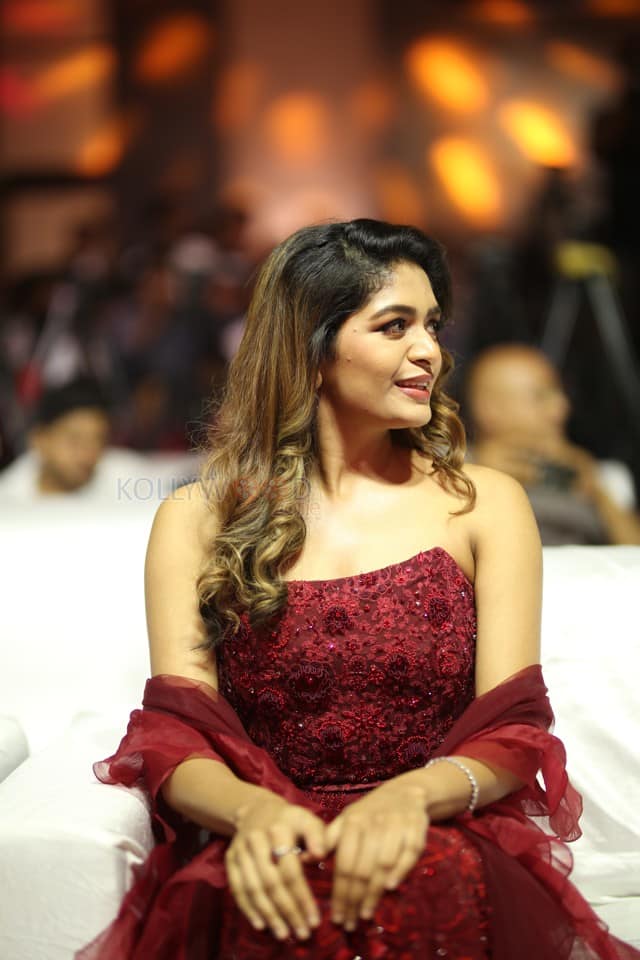Actress Aditi Shankar at Bhairavam Movie Pre Release Event Pictures 19