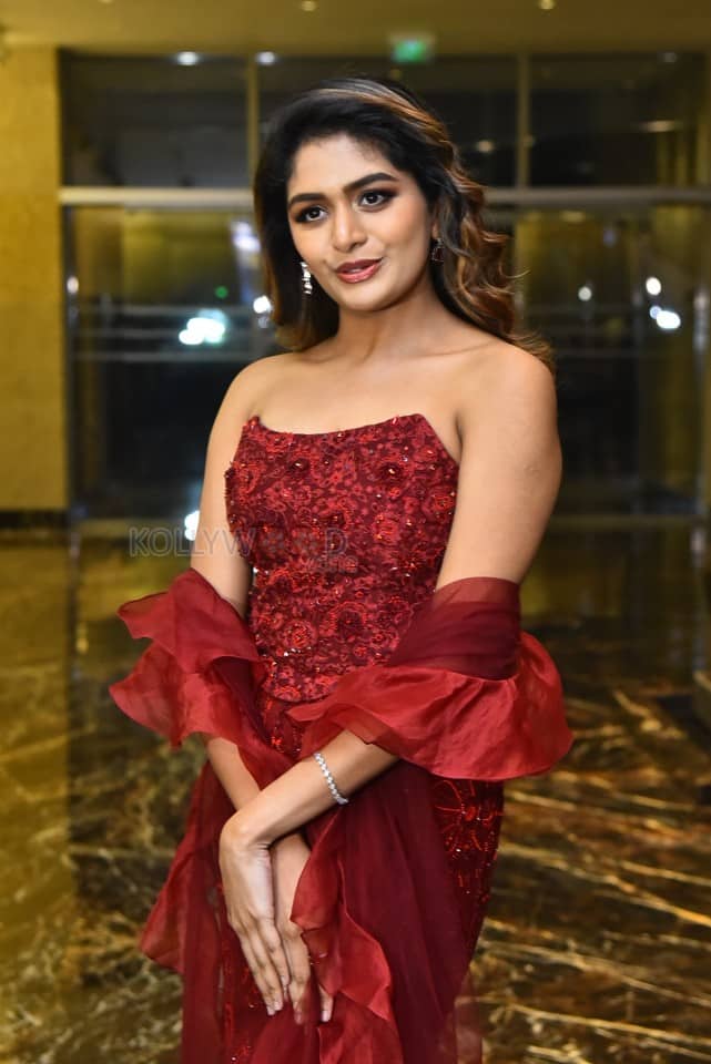 Actress Aditi Shankar at Bhairavam Movie Pre Release Event Pictures 38