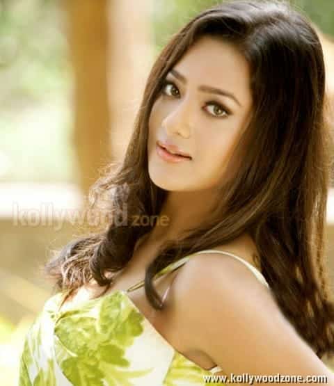 Actress Madalasa Sharma Sexy Pictures 10