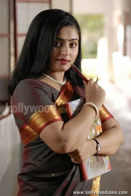 Actress Mumtaj In Dhik Dhik Tamil Movie Pictures 01