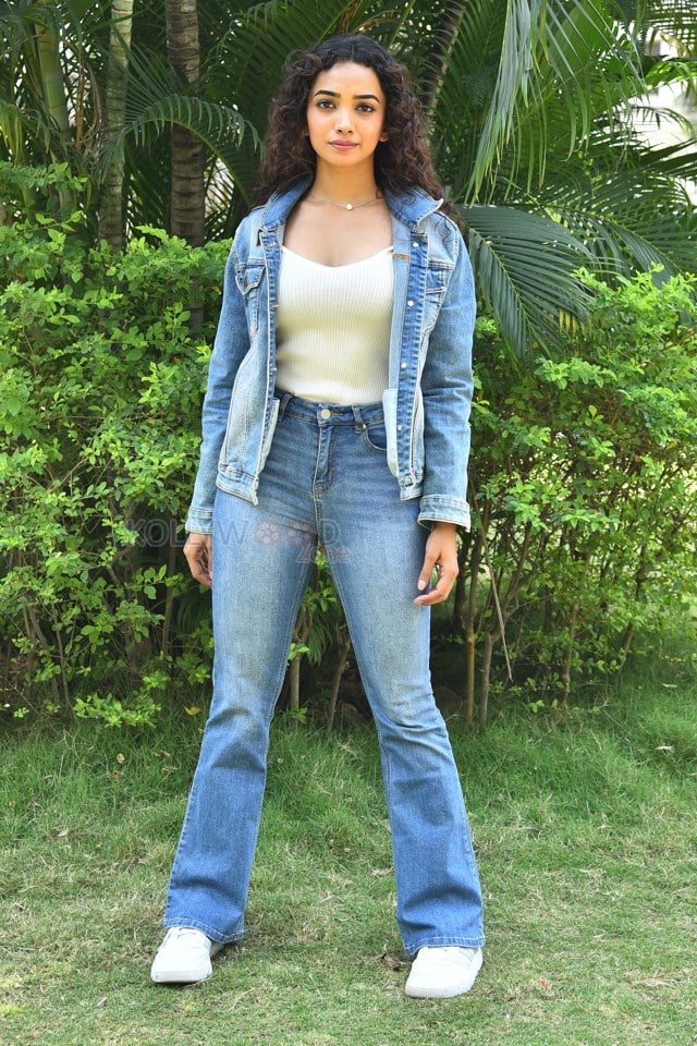 Actress Saanve Megghana at Tuk Tuk Movie Teaser Launch Photos 24