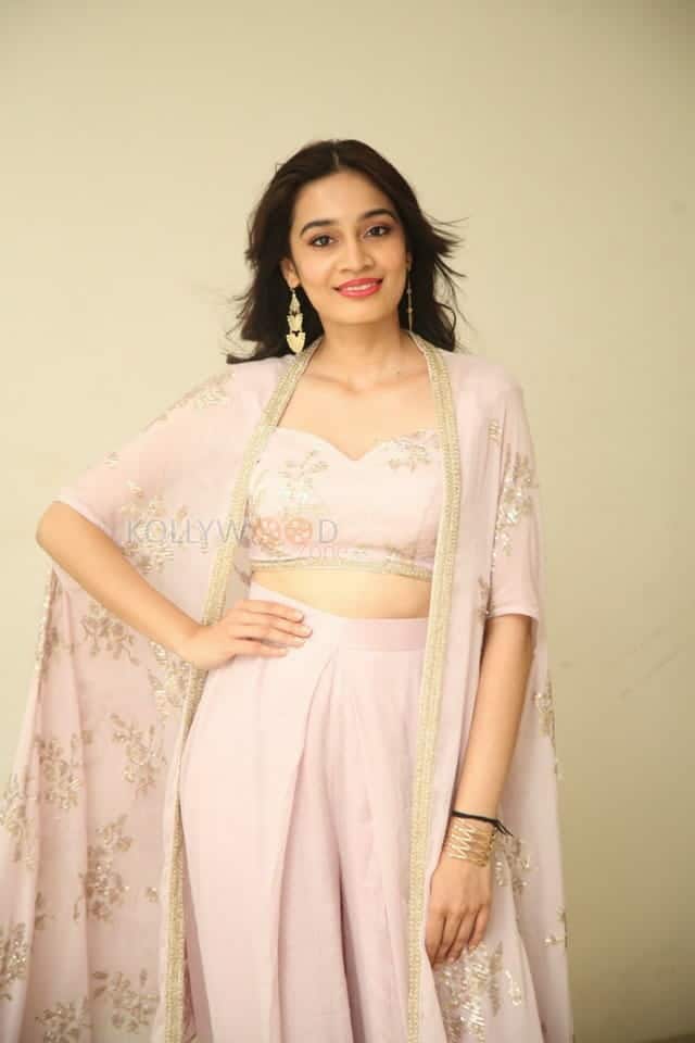 Actress Saathvika Raj at Neetho Movie Teaser Launch Photos 10
