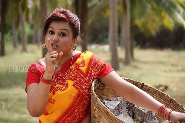 Actress Sona In Sivappu Manidharagal Movie Pictures 08
