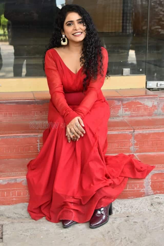 Actress Sonakshi Varma at Dhagad Samba Movie Trailer Launch Pictures 13