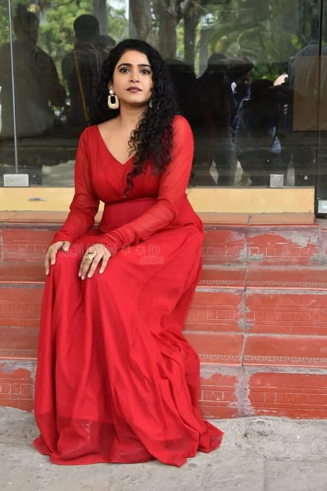 Actress Sonakshi Varma at Dhagad Samba Movie Trailer Launch Pictures 20