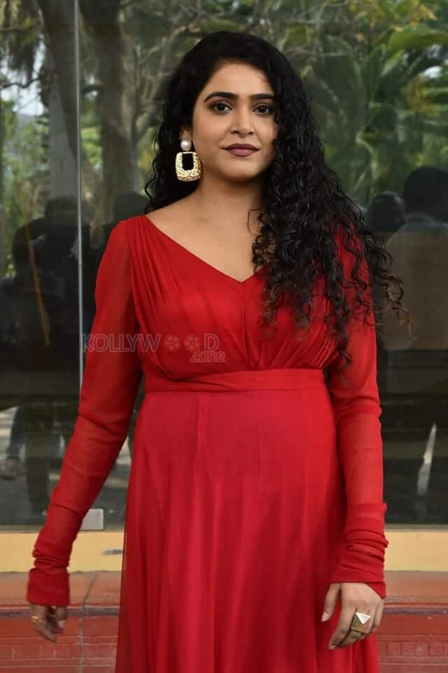 Actress Sonakshi Varma at Dhagad Samba Movie Trailer Launch Pictures 23