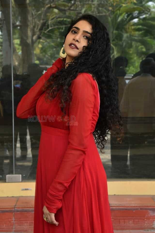 Actress Sonakshi Varma at Dhagad Samba Movie Trailer Launch Pictures 24