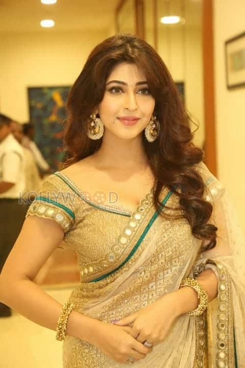 Actress Sonarika Spicy Saree Cleavage Photos 28