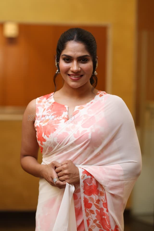 Actress Swasika at Thammudu Trailer Launch Pictures 14