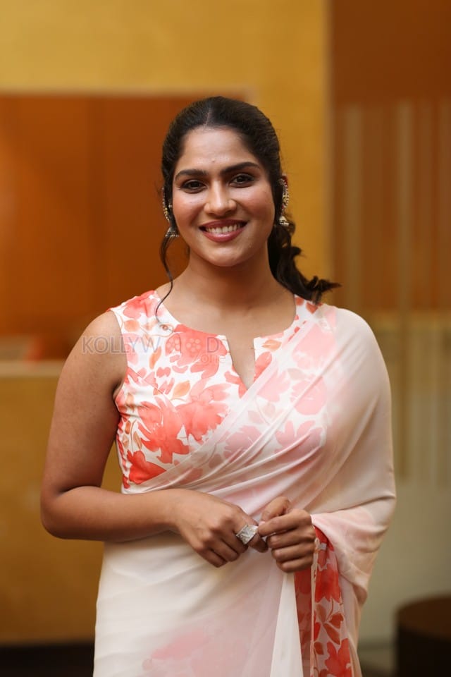 Actress Swasika at Thammudu Trailer Launch Pictures 19