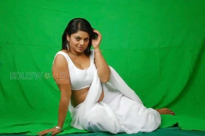Actress Swathi Varma Hot Pictures 12